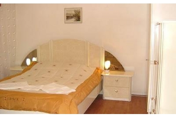 Rumunia Privát Bacău, Zewnątrz